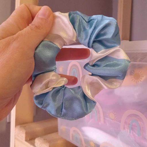 Scrunchies de raso - imagen 5