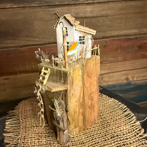 Casita Decorativa y Portasahumerio – Modelo Lana