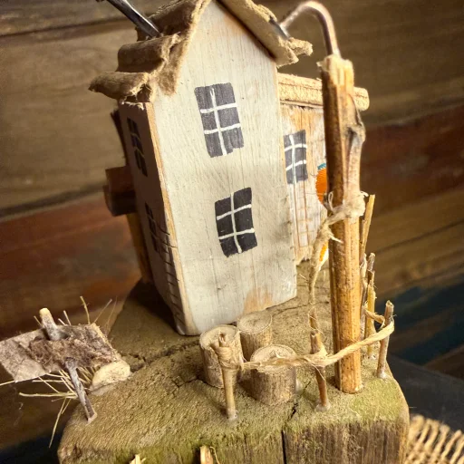 Casita Decorativa y Portasahumerio – Modelo Lana