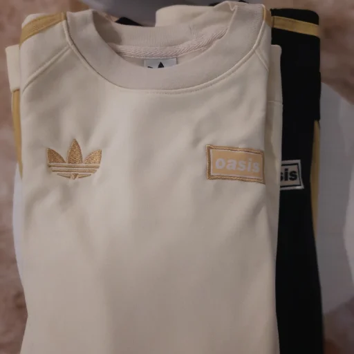 Buzo Adidas x Oasis