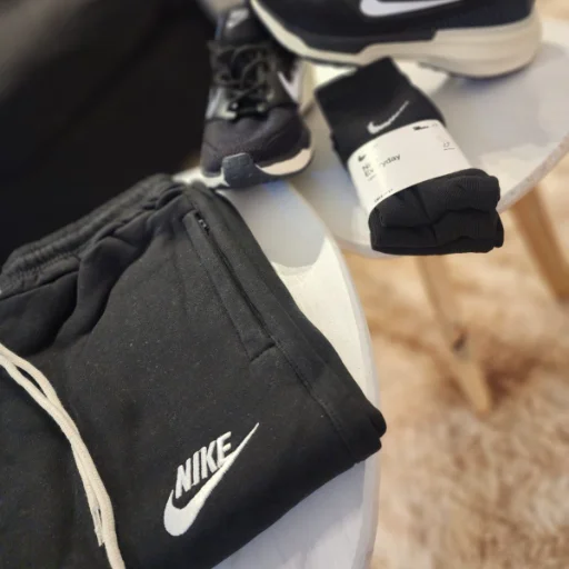 Pantaon deportivo Nike - imagen 3