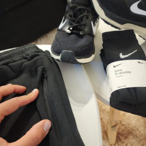 Pantaon deportivo Nike - imagen 2