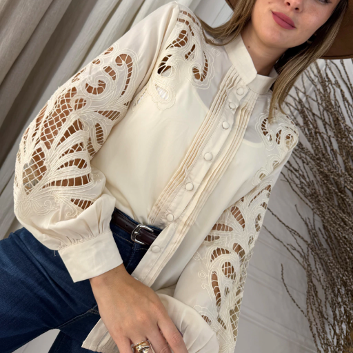 Camisa con Transparencias en Las Mangas T:M