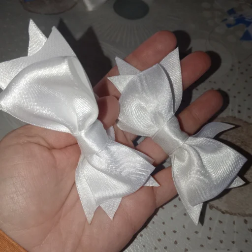 Par de moños blancos - imagen 5