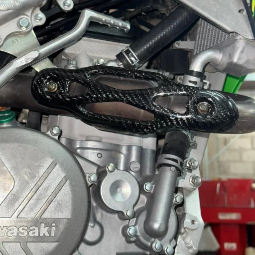 Cubre escape Kawasaki kxf 450 2016-2018
