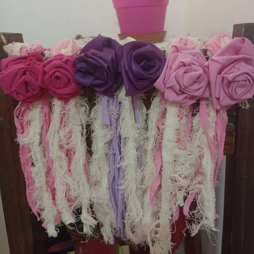 Sujeta cortinas o colgantes para puertas