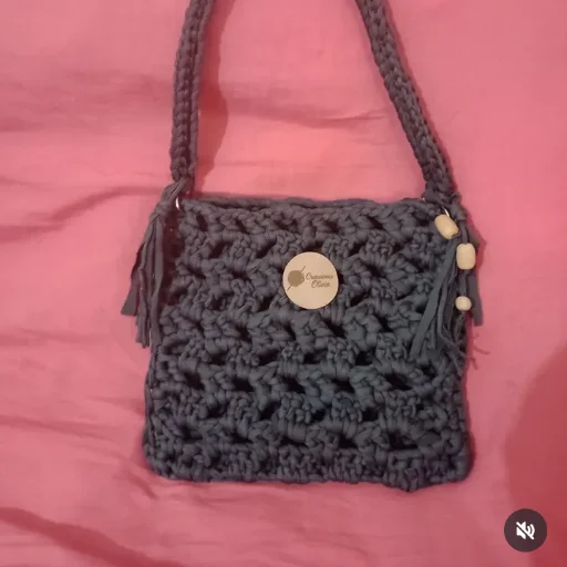 Bolso con flecos