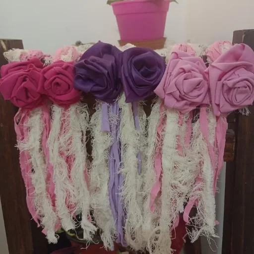 Sujeta cortinas o colgantes para puertas