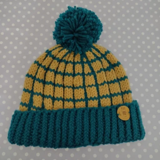 Gorro cuadritos verde y mostaza