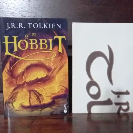 Libro. Estuche Tolkien. El Señor de los Anillos + El Hobbit + Mapa Tierra Media.