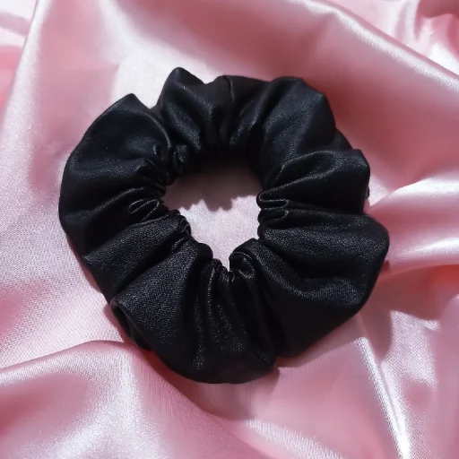 Scrunchie cuerina negro