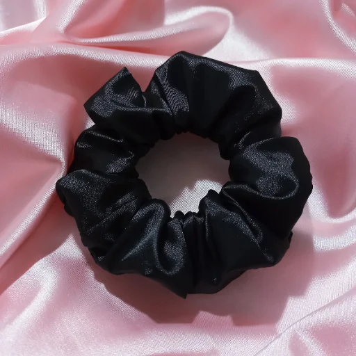 Scrunchie satén negro