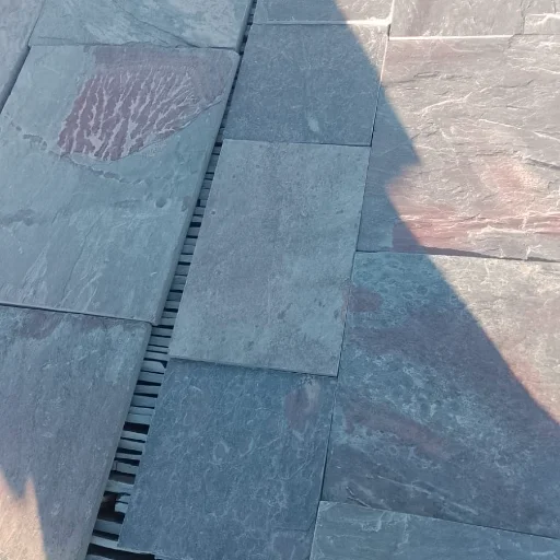 Revestimiento en lajas rosadas