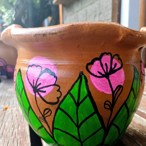 Maceta pintadas a mano, impermeabilizada y barnizada. - imagen 4