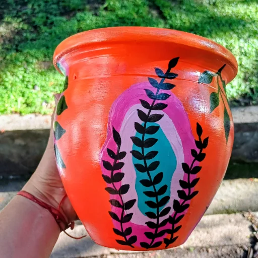 Maceta pintadas a mano, impermeabilizada y barnizada. - imagen 5
