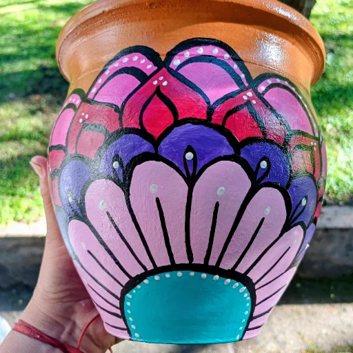 Maceta pintadas a mano, impermeabilizada y barnizada. - imagen 12
