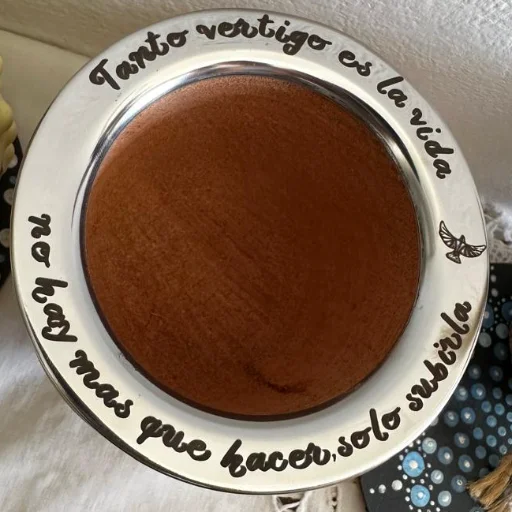 Mate de Algarrobo con frase grabada