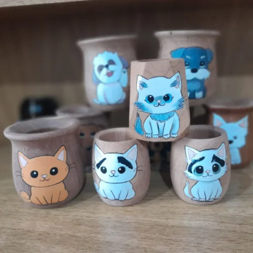 Mateando con tu mejor amigo siempre al lado.    Mates Personalizados a mano con la foto de tu mascota