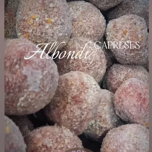 Albóndigas de pollo caprese