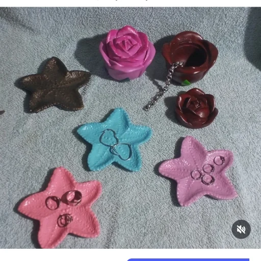 Alajeros de rosa y posa anillos