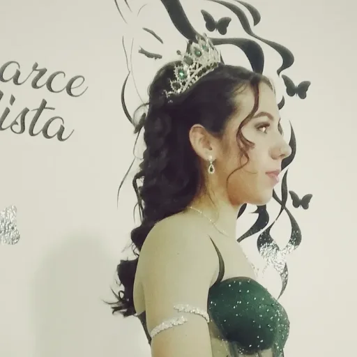 Peinado y maquillaje