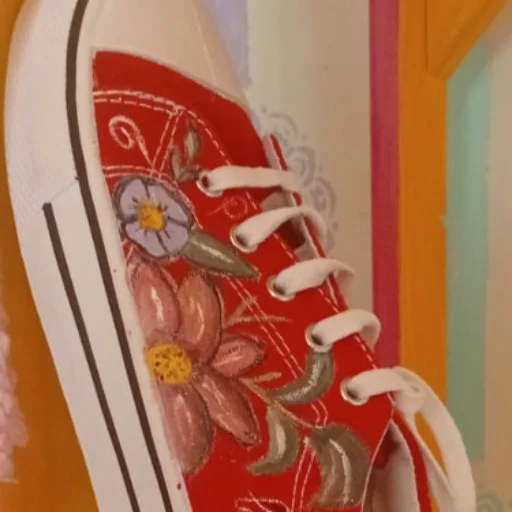 Zapatilla de lona roja
