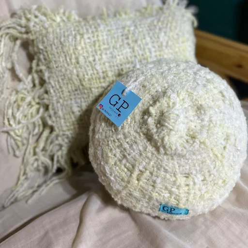 Almohadon tejido a Telar Circular