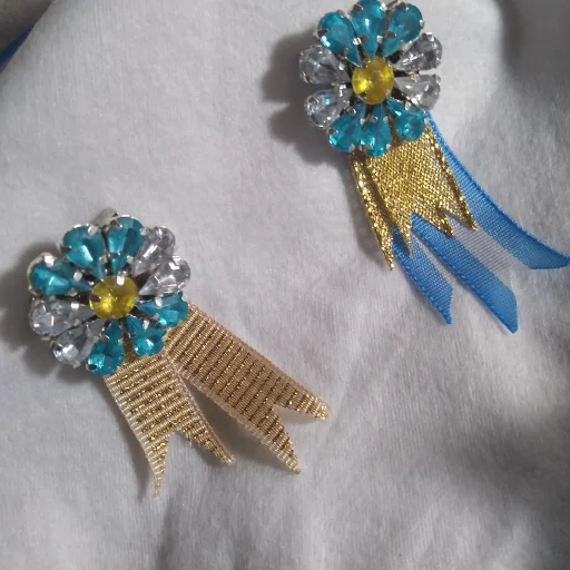 Escarapelas con gemas engarzadas y soldadas - imagen 19