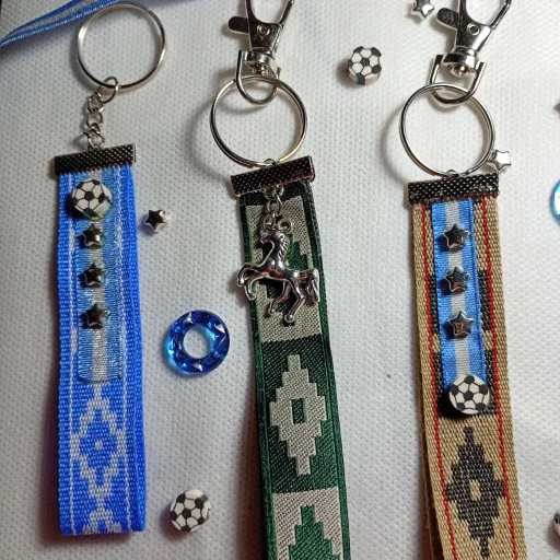 Escarapelas con gemas engarzadas y soldadas - imagen 8