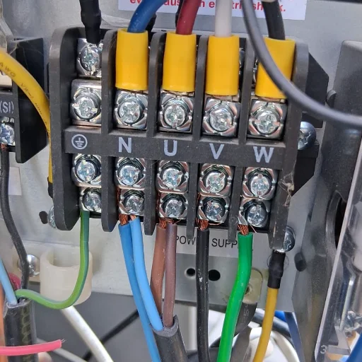 Electricidad-Refrigeracion-plomeria-Gasista-Alarmas-Camara seguridad - imagen 6
