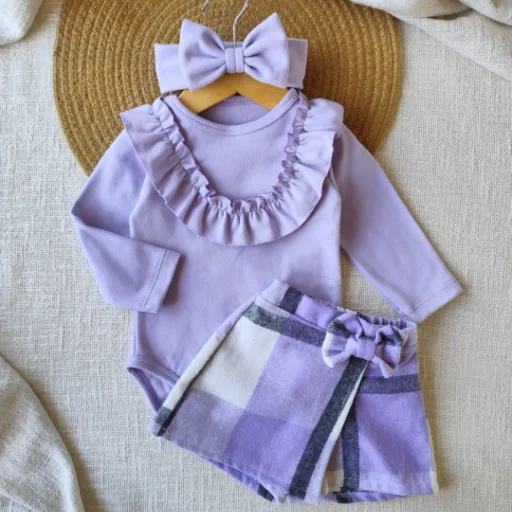 CONJUNTO 3 PIEZAS✨ Body darlon con vincha Short pollera paño a cuadrille ❤️ 6 meses a 2 años  DISPONIBLE LILA Y ROSA 🎀 $24.000 - imagen 5