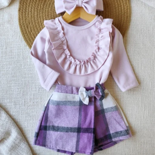 CONJUNTO 3 PIEZAS✨ Body darlon con vincha Short pollera paño a cuadrille ❤️ 6 meses a 2 años  DISPONIBLE LILA Y ROSA 🎀 $24.000 - imagen 4