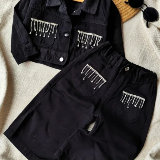 CONJUNTO BLACK 💣🔥 Talle 2 al 6 (1 a 4 años)  DETALLES COLGANTE EN CAMPERA Y PANTALON CONJUNTO $38.990 - imagen 4