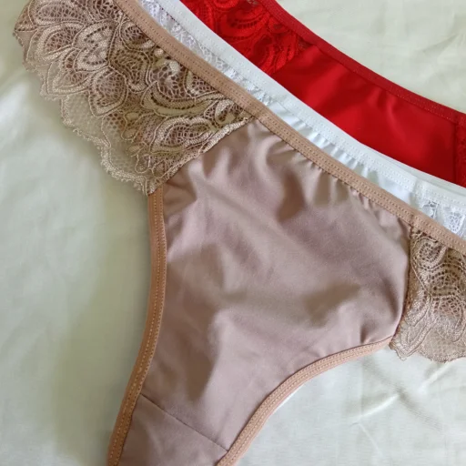 Colales de lycra con encaje