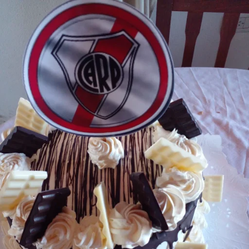 Torta de River con Chocolates ⚽️🍫
