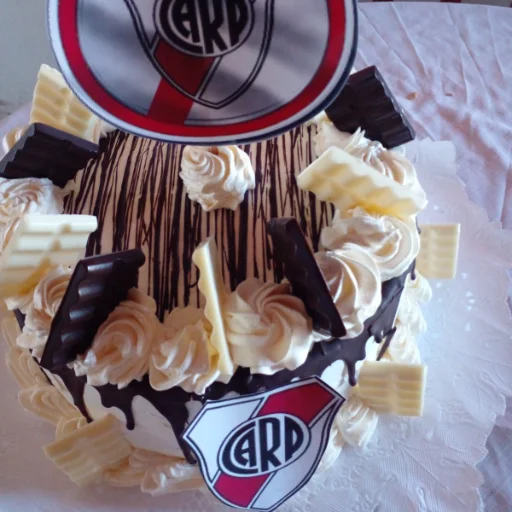 Torta de River con Chocolates ⚽️🍫