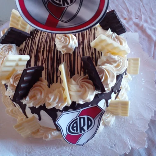 Torta de River con Chocolates ⚽️🍫