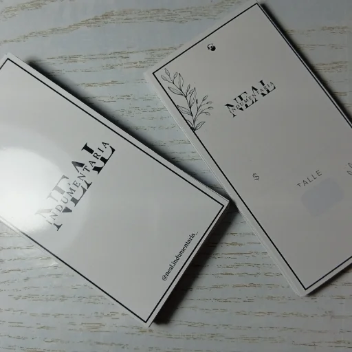 Tags rectangulares para ropa